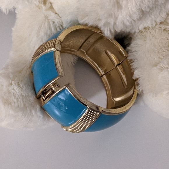 🌿SALE 4/$25🌿 Cute Bangle - Picture 3 of 3